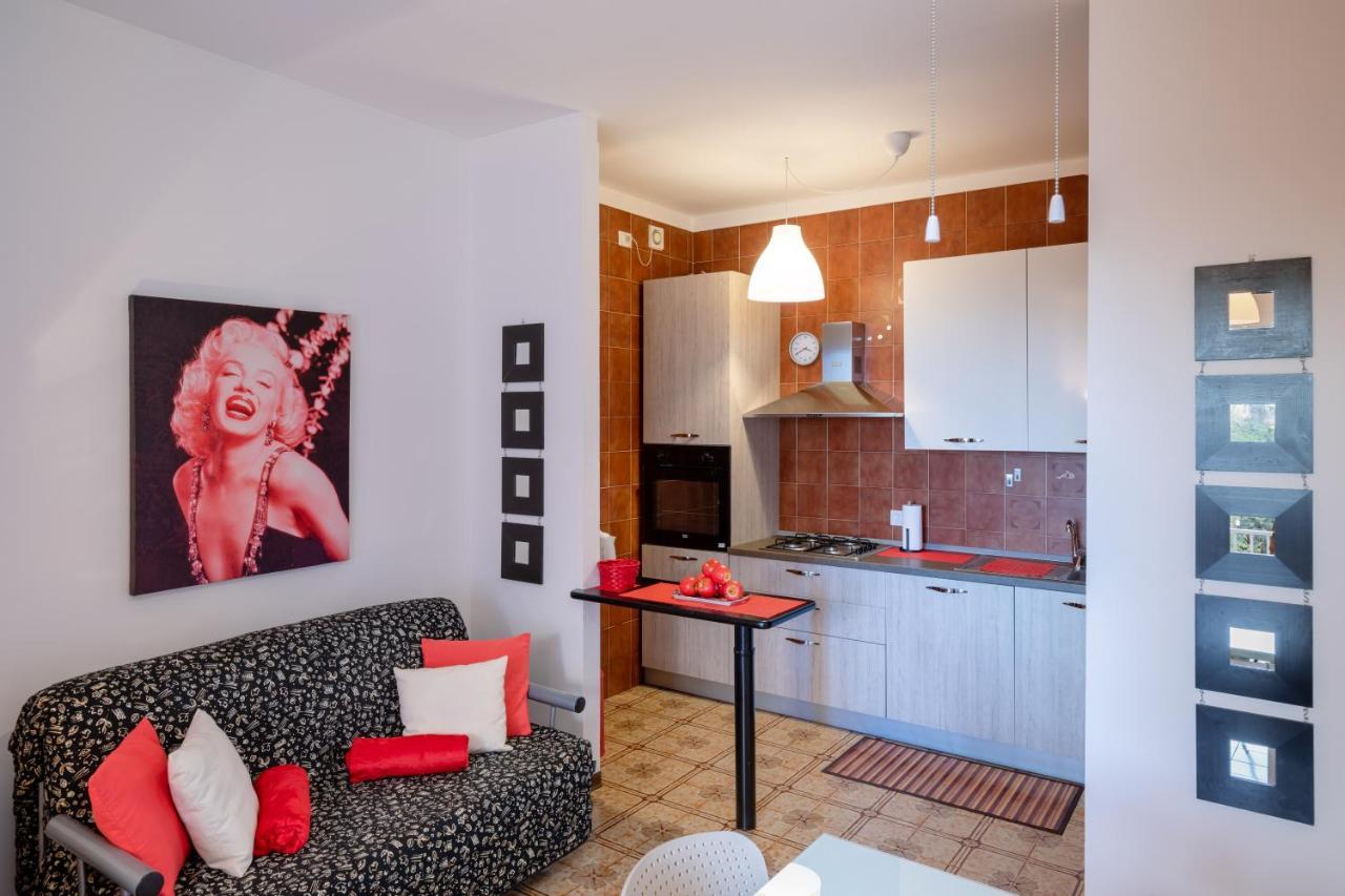 086 - Sunshine Home, 5 Minuti Dalla Spiaggia - Parcheggio Privato Gratis Incluso Ospedaletti Eksteriør bilde