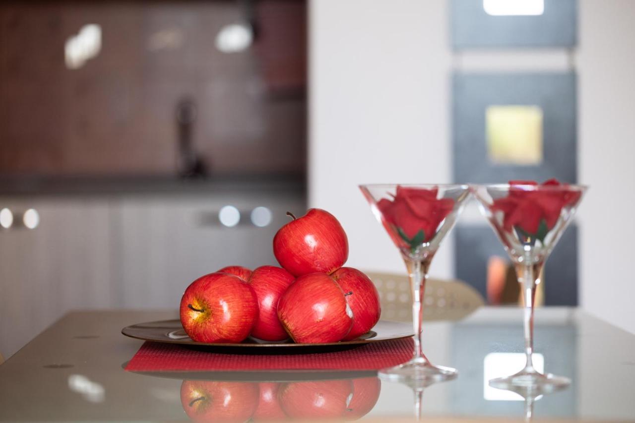 086 - Sunshine Home, 5 Minuti Dalla Spiaggia - Parcheggio Privato Gratis Incluso Ospedaletti Eksteriør bilde