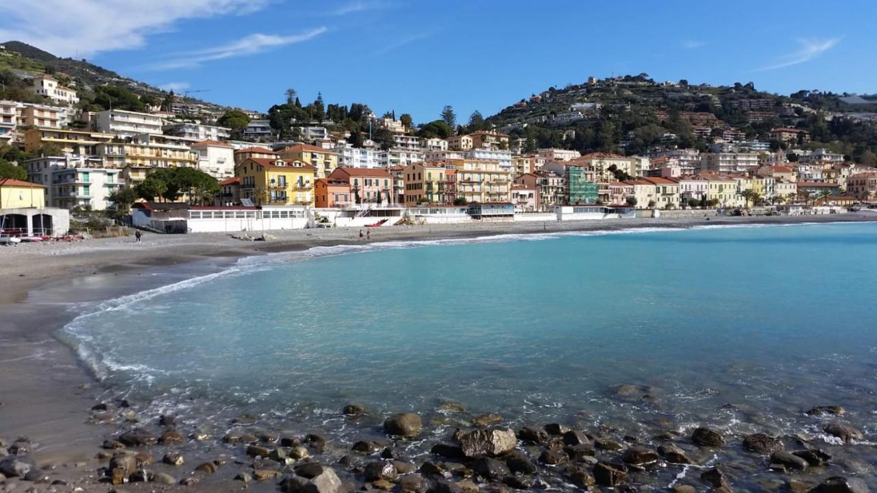 086 - Sunshine Home, 5 Minuti Dalla Spiaggia - Parcheggio Privato Gratis Incluso Ospedaletti Eksteriør bilde